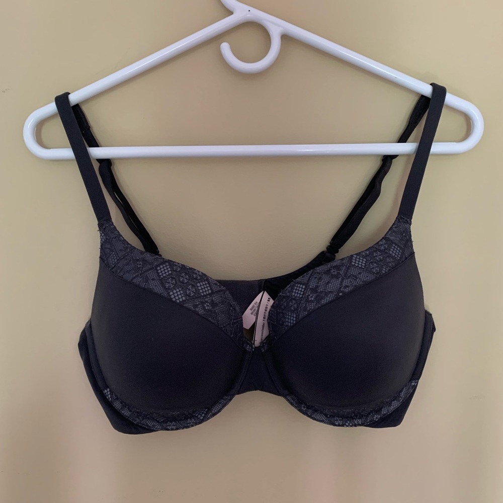 Victoria’s Secret body by Victoria bra